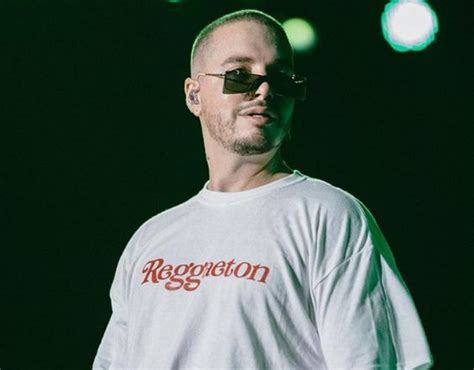 gafas chanel paris j balvin